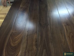 Sàn gỗ óc chó 15x90x750mm