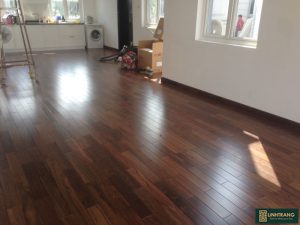 Sàn gỗ chiu liu 18x120x900mm