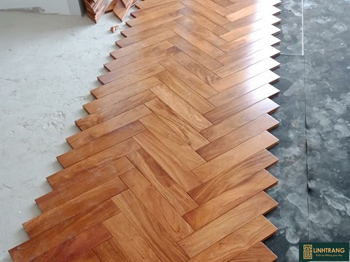 Sàn gỗ gõ đỏ Nam Phi 15x90x600mm