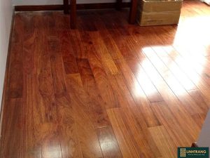 Sàn gỗ hương Lào 18x120x750mm