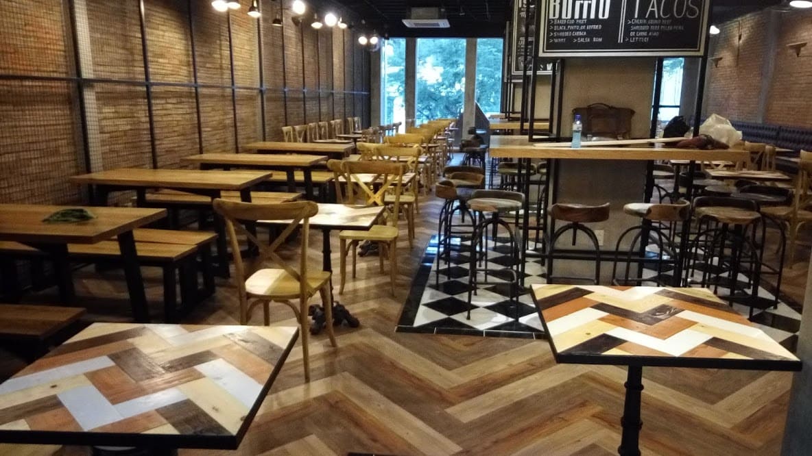 sàn gỗ xương cá cho quán cafe